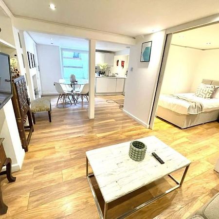 Historical Building / Cozy Basement Apt / Central CBG Exteriér fotografie