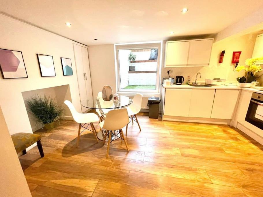 Historical Building / Cozy Basement Apt / Central CBG Exteriér fotografie